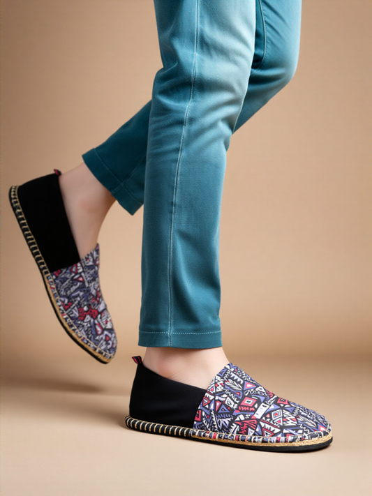 Savanna Mojo: Black With Red